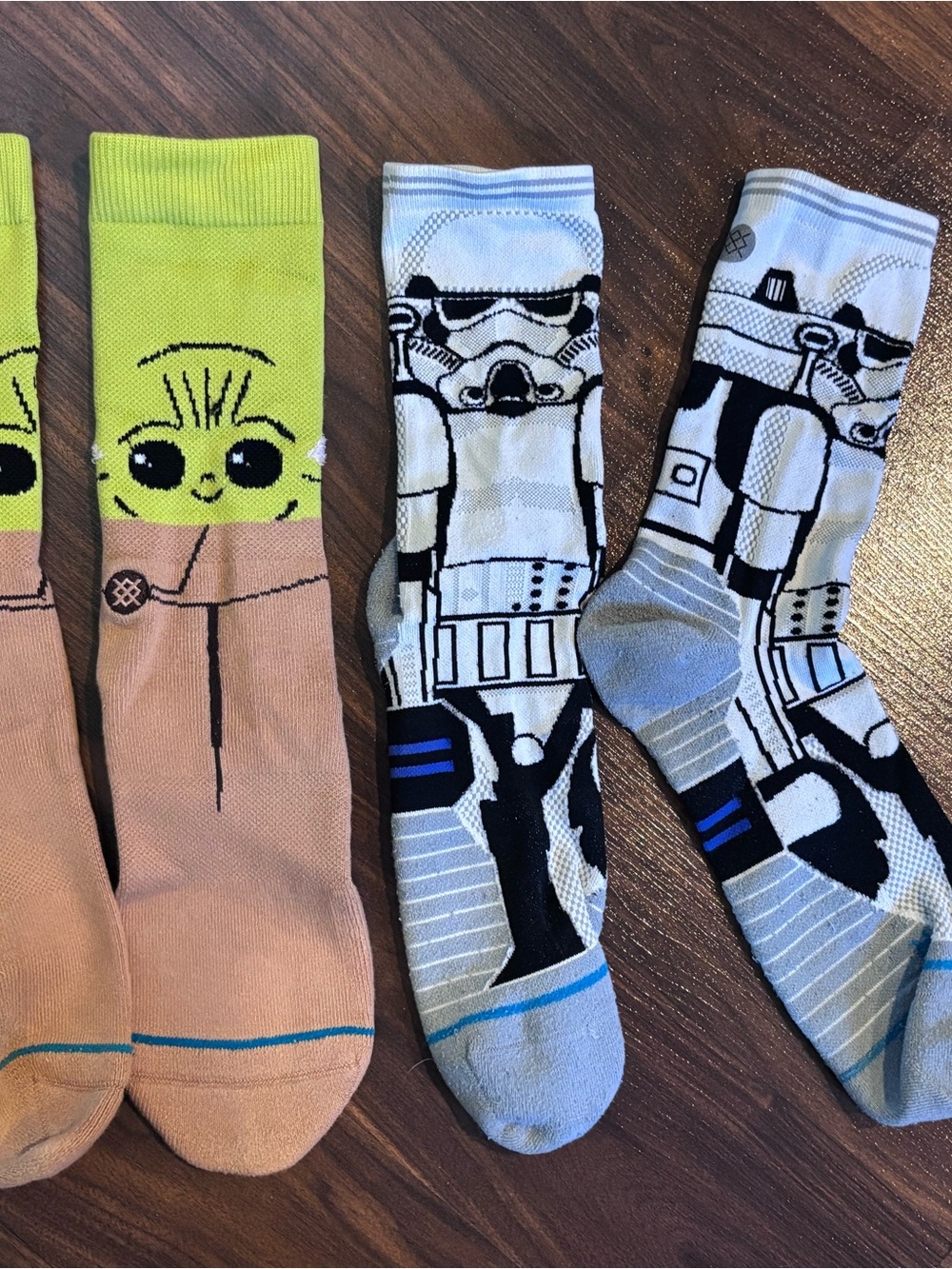 Star Wars Character Crew Socks – Baby Yoda Green & Stormtrooper Gray